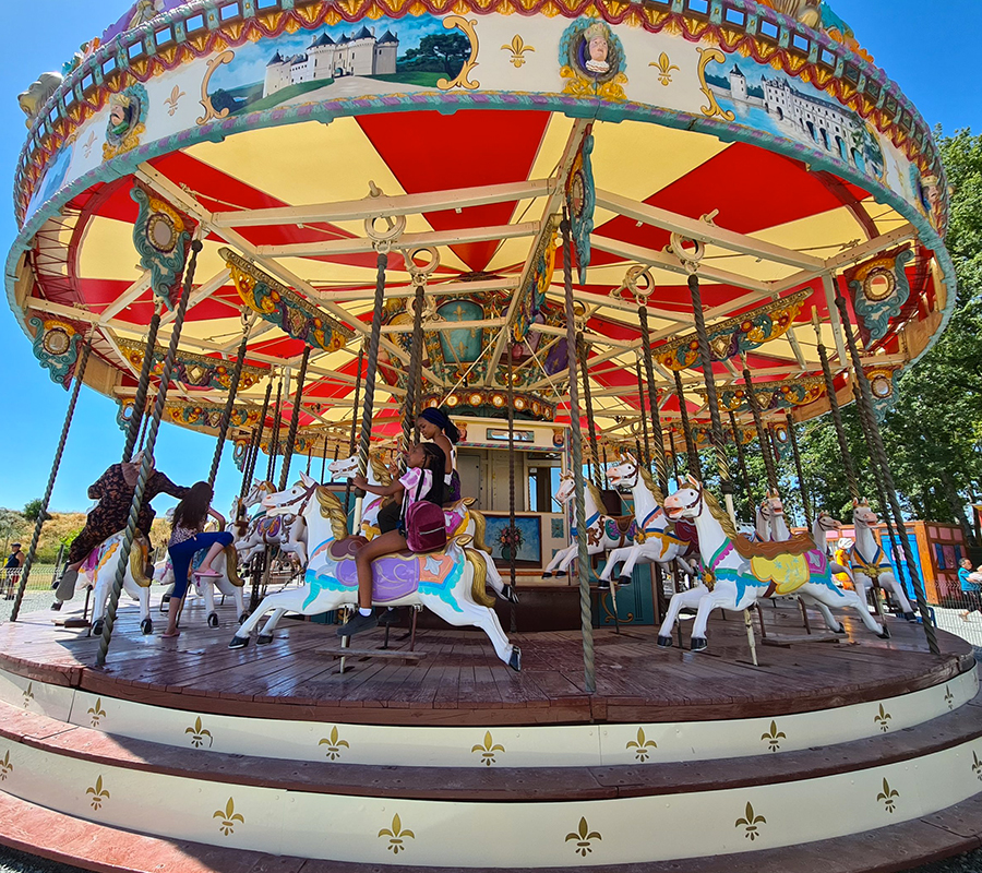attraction le carousel Family Park