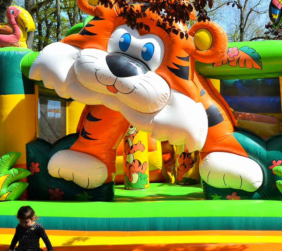 attraction tigre gonflable Family Park
